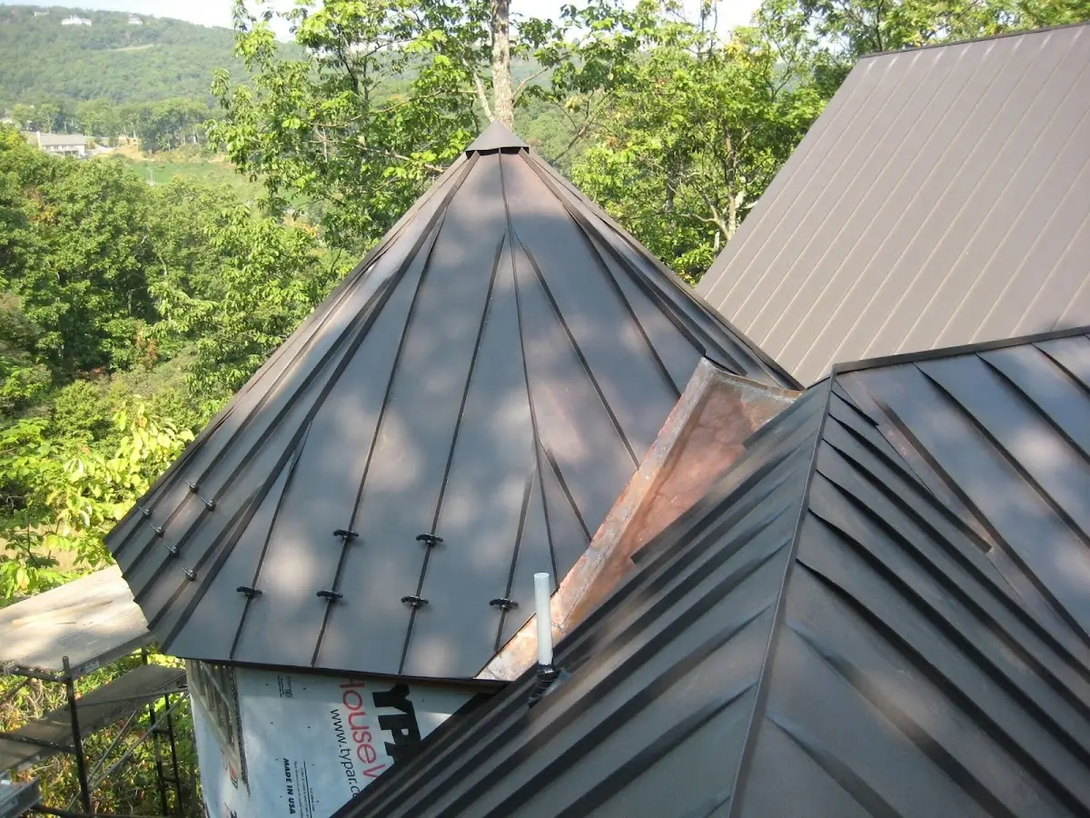 Professional Roof Tarp Installation by Craftsman Roofing in East Hemet